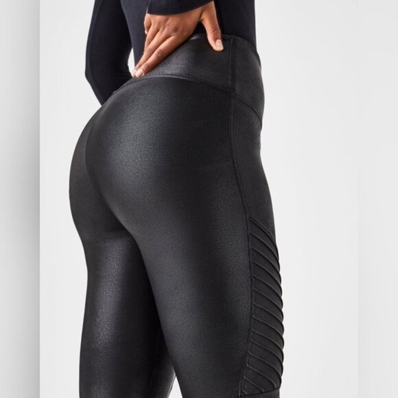 Spanx Faux Leather Moto Leggings in very black size small slimming shaping - Picture 3 of 15
